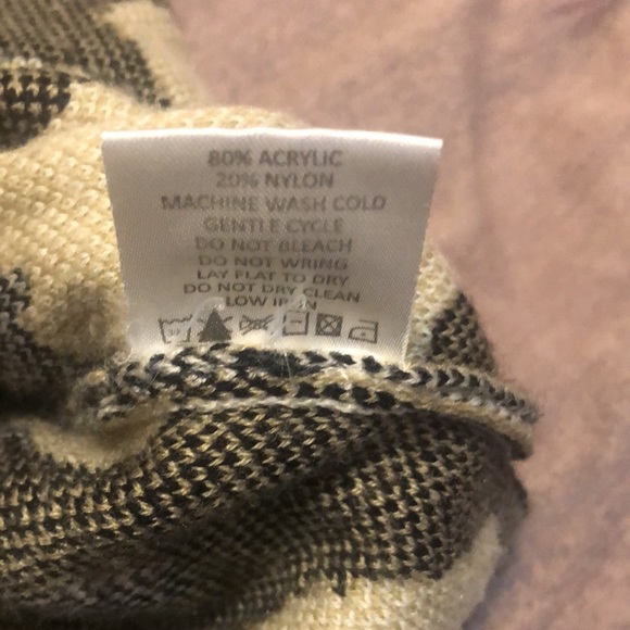 Mudpie brand Leopard 🐆 print crew neck pull over sweater. Size large. Baggy. - Picture 6 of 6